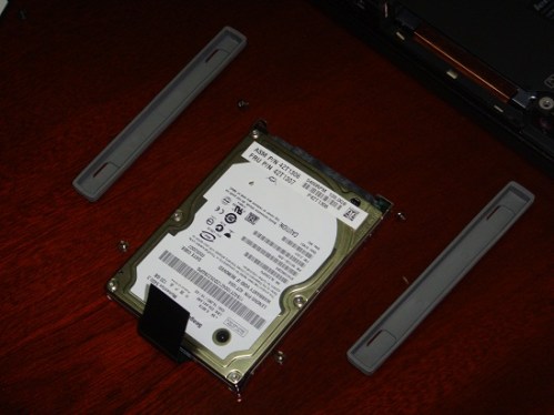 Despiece del disco duro original y su soporte