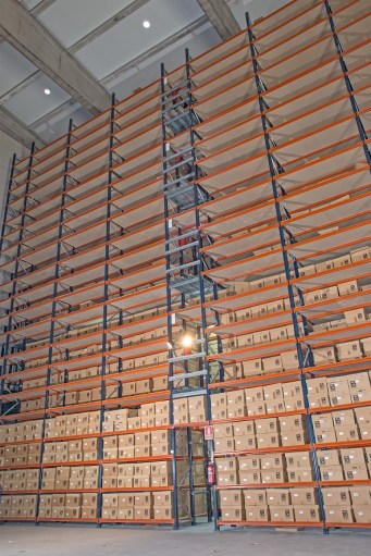 Cinco plantas de estanterias